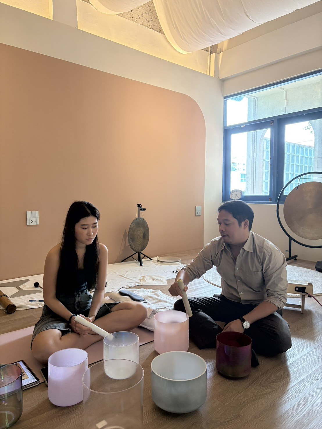 One-to-one sound healing instrument practice